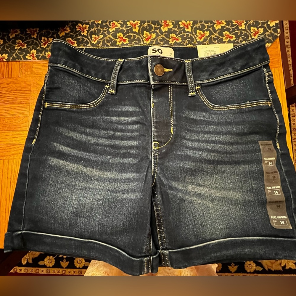 Somona Girls pull on shorts